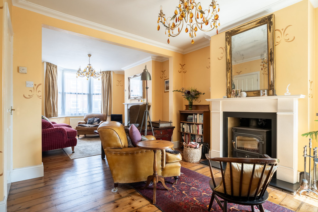 3 bed semi-detached house for sale in Oxford Road, Horsham  - Property Image 2