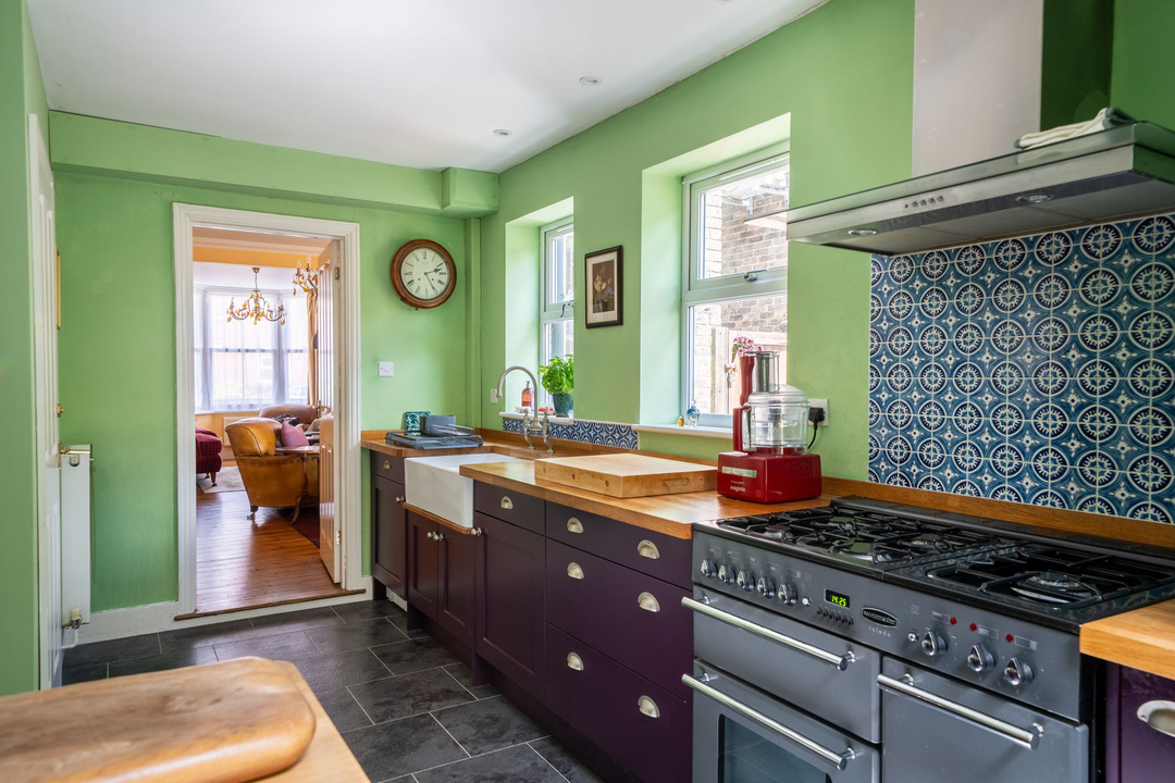 3 bed semi-detached house for sale in Oxford Road, Horsham  - Property Image 3