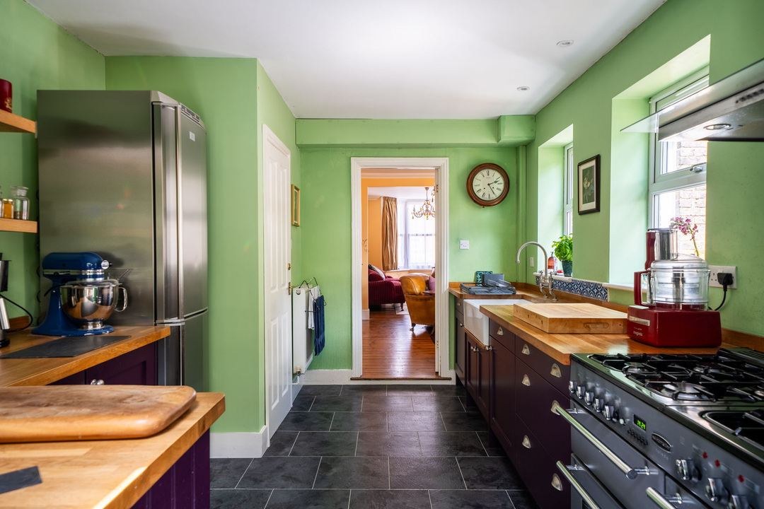 3 bed semi-detached house for sale in Oxford Road, Horsham  - Property Image 13