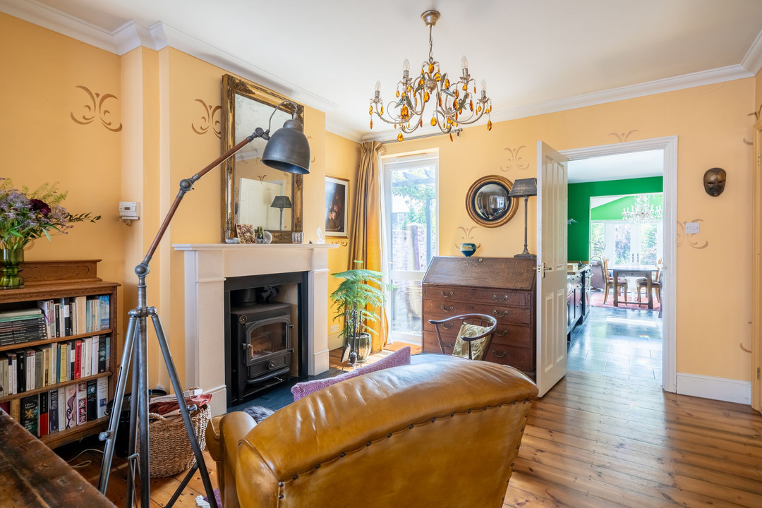 3 bed semi-detached house for sale in Oxford Road, Horsham  - Property Image 14