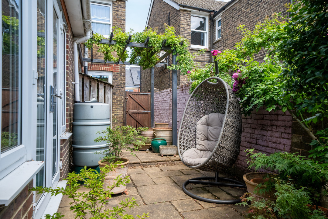 3 bed semi-detached house for sale in Oxford Road, Horsham  - Property Image 20