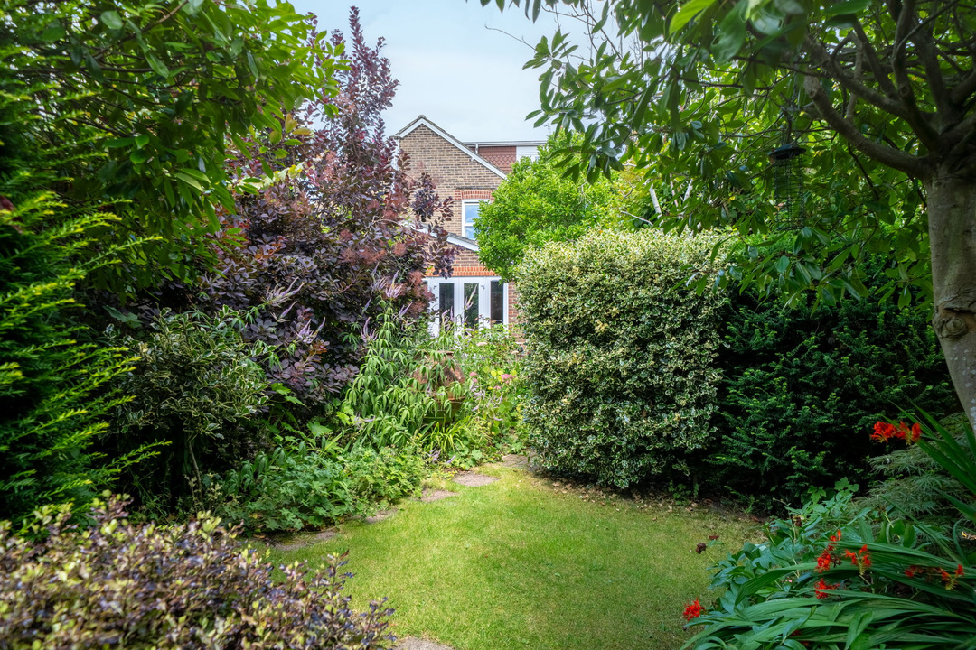 3 bed semi-detached house for sale in Oxford Road, Horsham  - Property Image 21