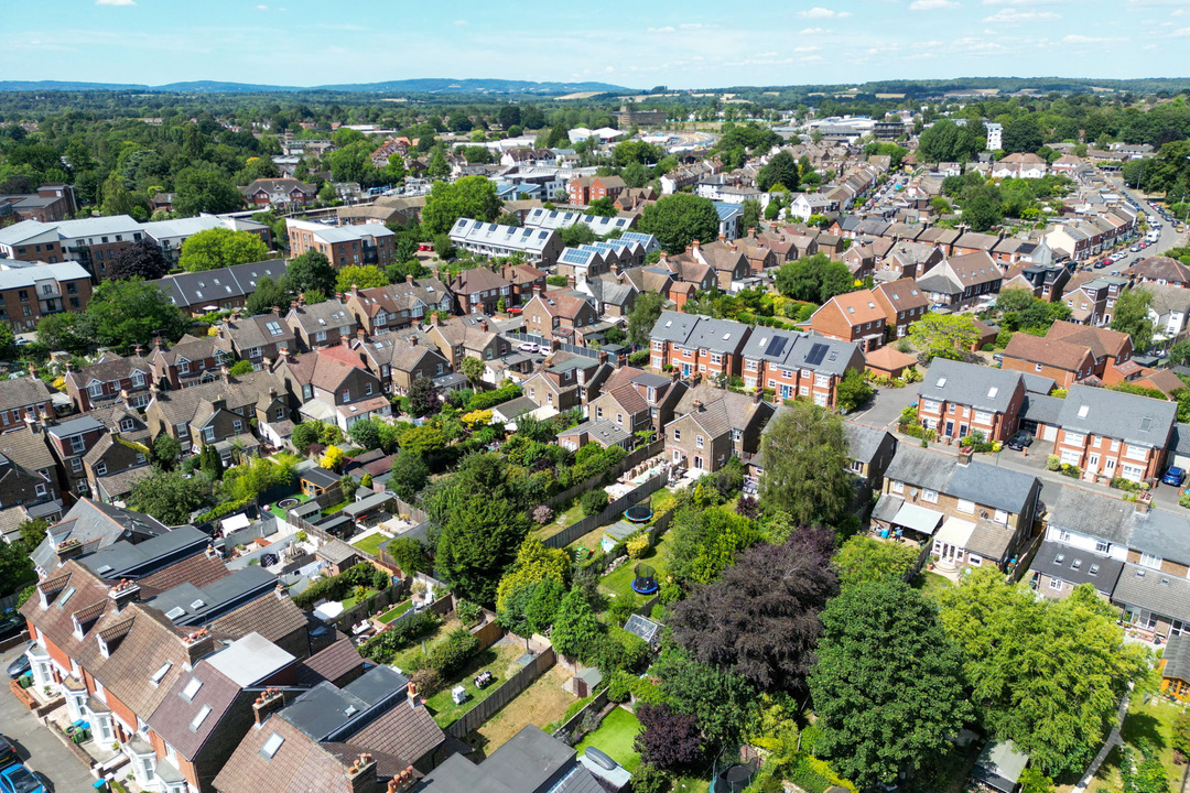 3 bed semi-detached house for sale in Oxford Road, Horsham  - Property Image 26