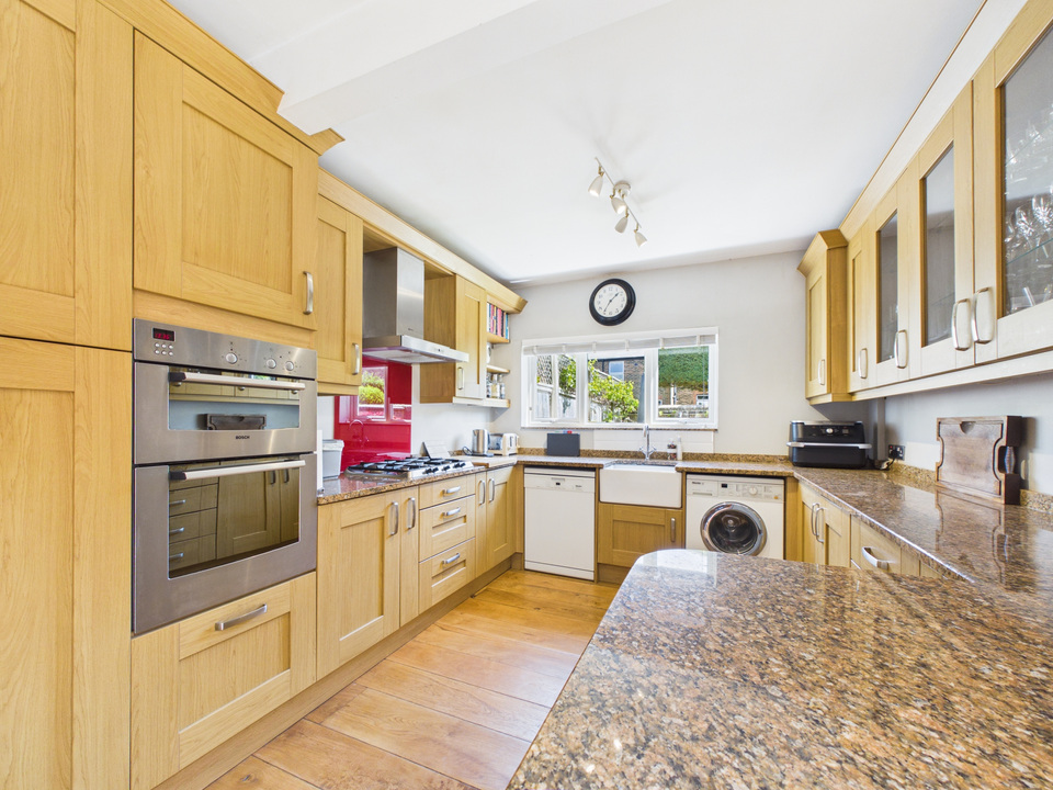 4 bed semi-detached house for sale in Arthur Road, Horsham  - Property Image 3