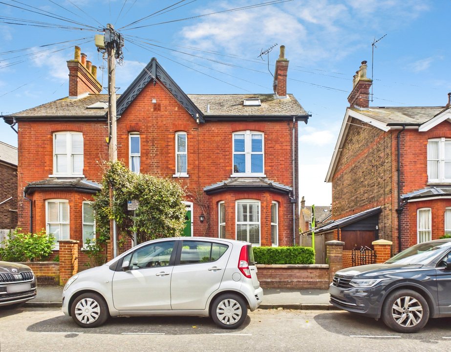 4 bed semi-detached house for sale in Arthur Road, Horsham  - Property Image 11