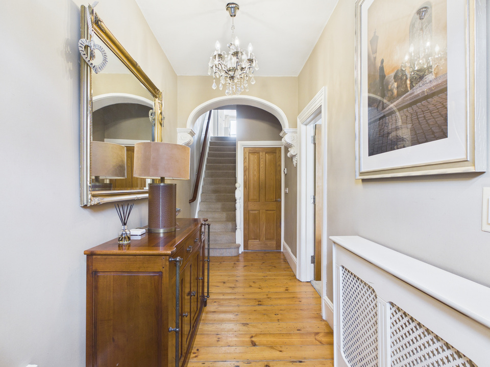 4 bed semi-detached house for sale in Arthur Road, Horsham  - Property Image 17