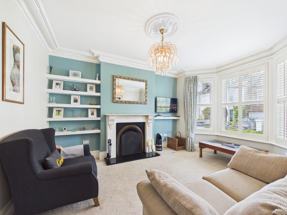 4 bed semi-detached house for sale in Arthur Road, Horsham  - Property Image 2