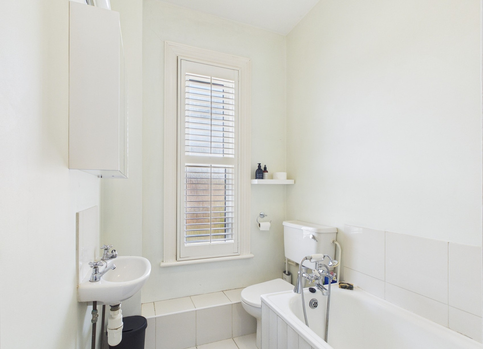 4 bed semi-detached house for sale in Arthur Road, Horsham  - Property Image 24