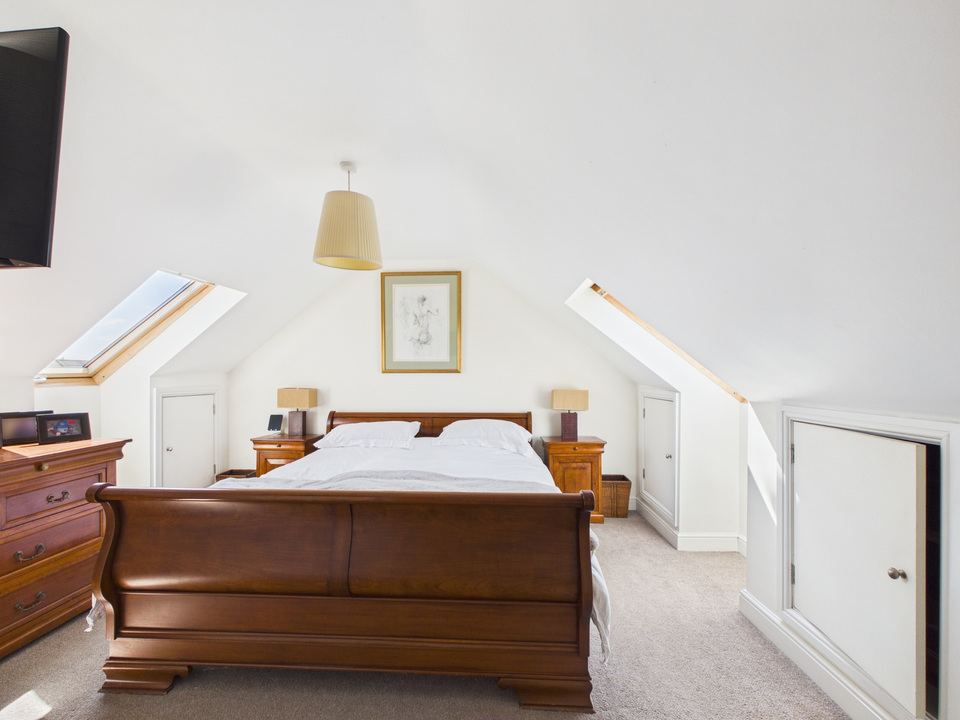 4 bed semi-detached house for sale in Arthur Road, Horsham  - Property Image 5