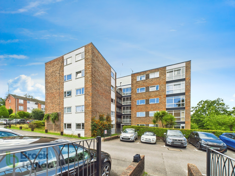 2 bed apartment for sale in Winnals Park, Paddockhall Road, Haywards Heath