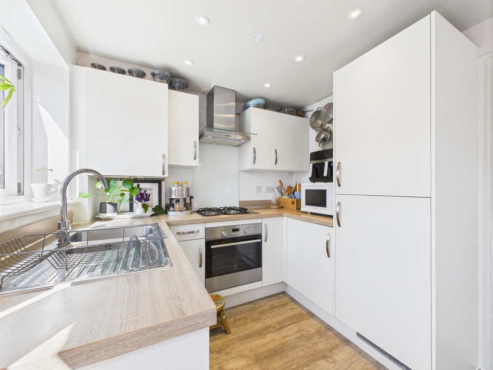 2 bed semi-detached house for sale in Rhodes Way, Billingshurst - Property Image 5