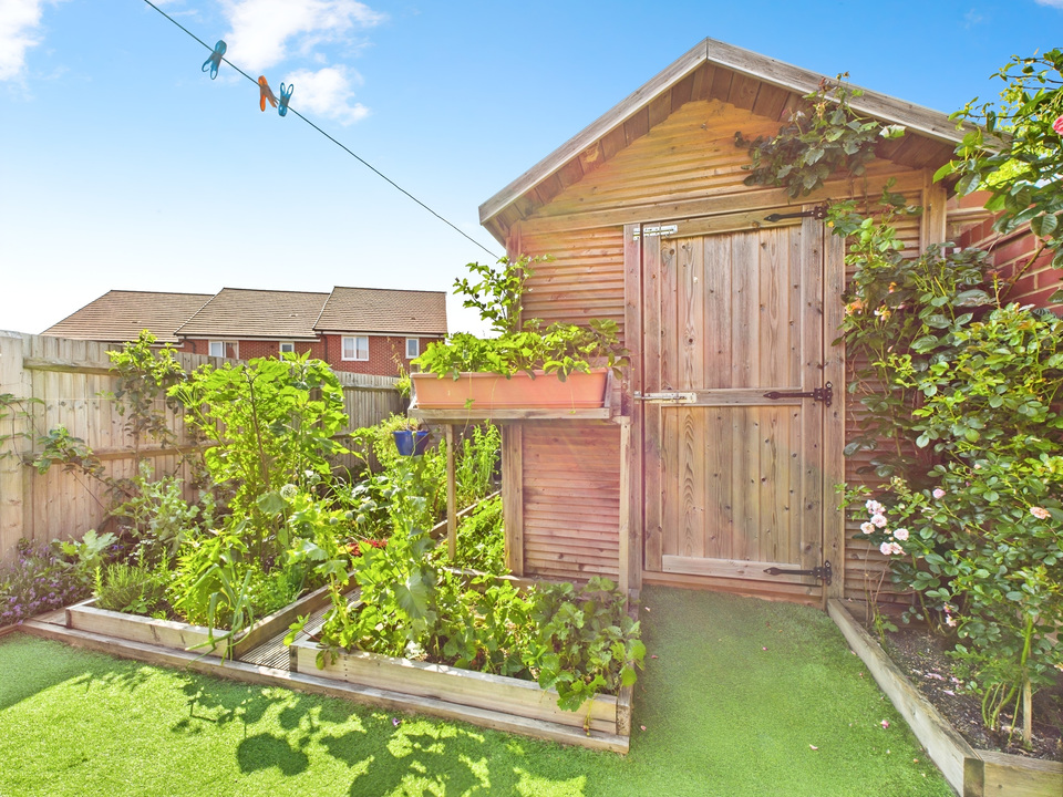 2 bed semi-detached house for sale in Rhodes Way, Billingshurst - Property Image 9