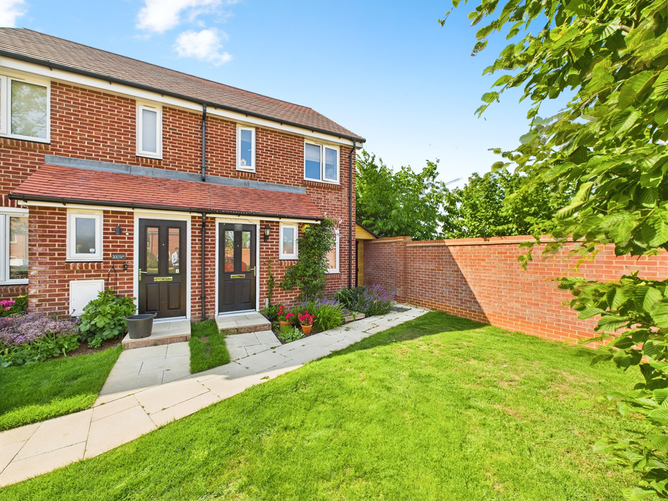 2 bed semi-detached house for sale in Rhodes Way, Billingshurst - Property Image 1