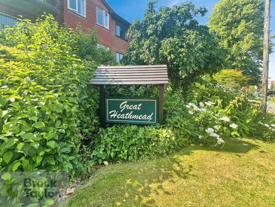 2 bed apartment for sale in Great Heathmead, Haywards Heath  - Property Image 12