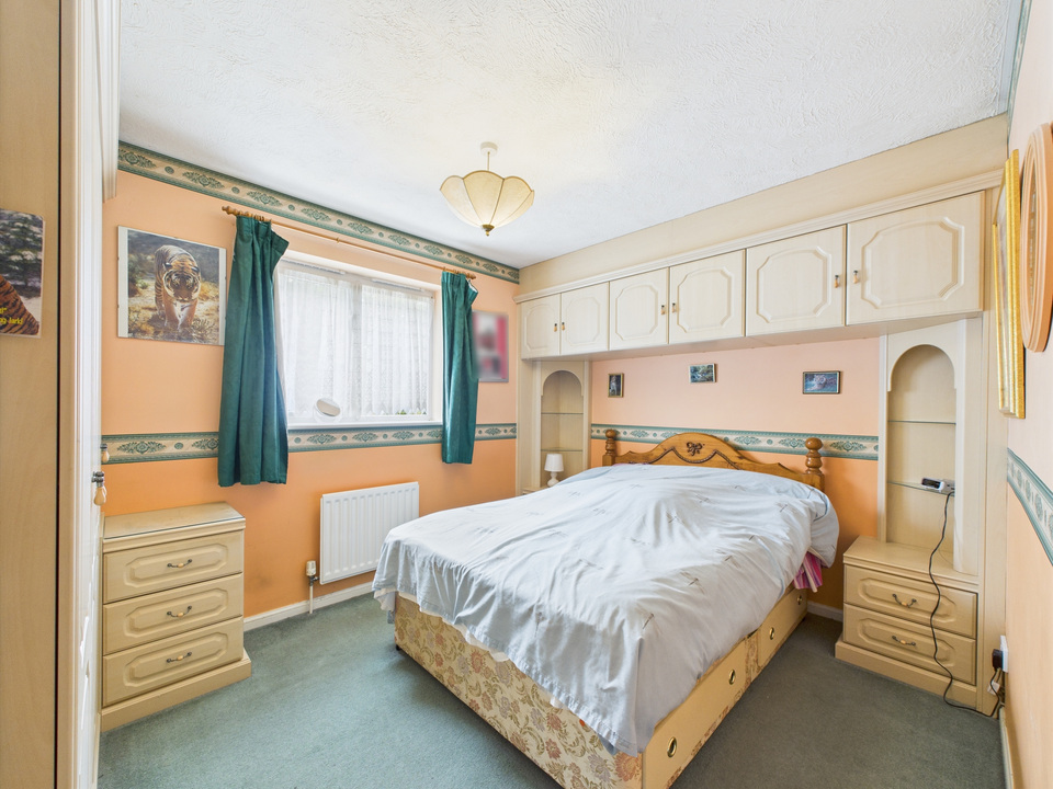 2 bed terraced house for sale in Ropeland Way, Horsham  - Property Image 4