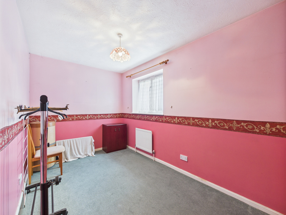 2 bed terraced house for sale in Ropeland Way, Horsham  - Property Image 5