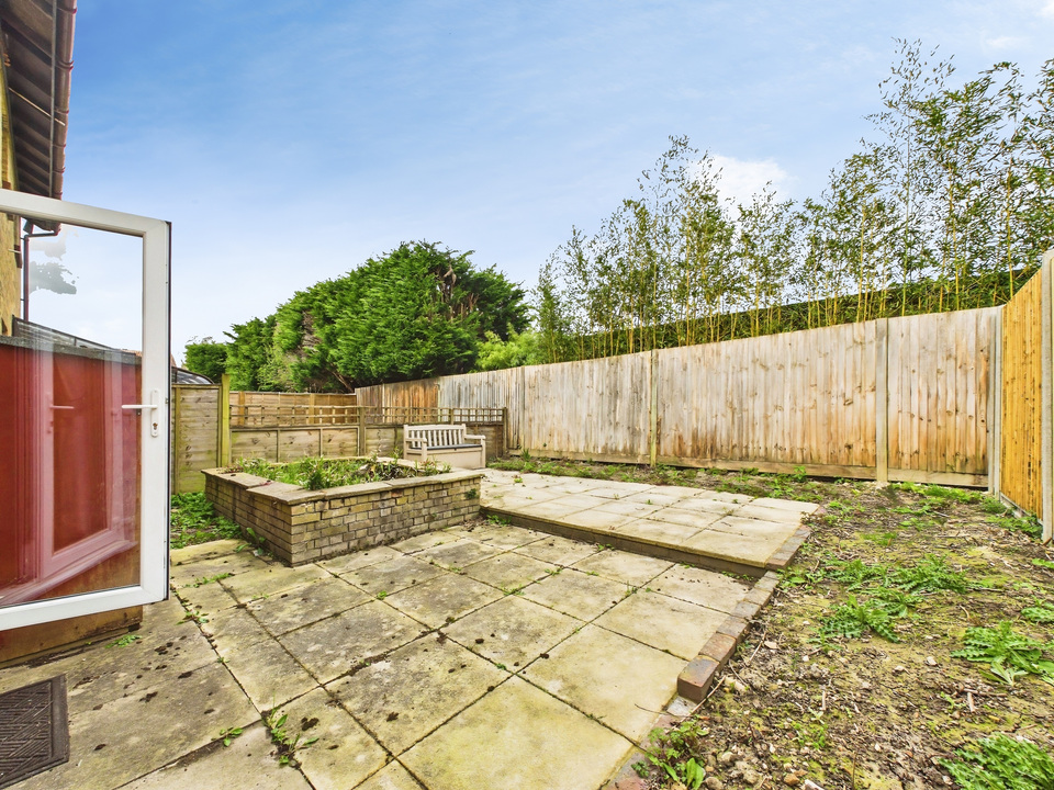 3 bed semi-detached house for sale in Singleton Road, Broadbridge Heath, Horsham, West Sussex - Property Image 10