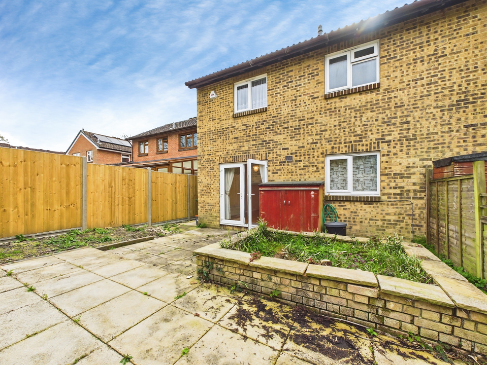 3 bed semi-detached house for sale in Singleton Road, Broadbridge Heath, Horsham, West Sussex - Property Image 9