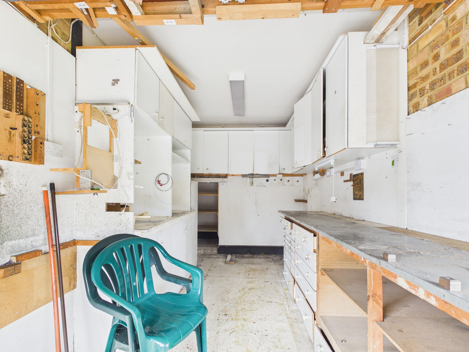 3 bed semi-detached house for sale in Singleton Road, Broadbridge Heath, Horsham, West Sussex - Property Image 14