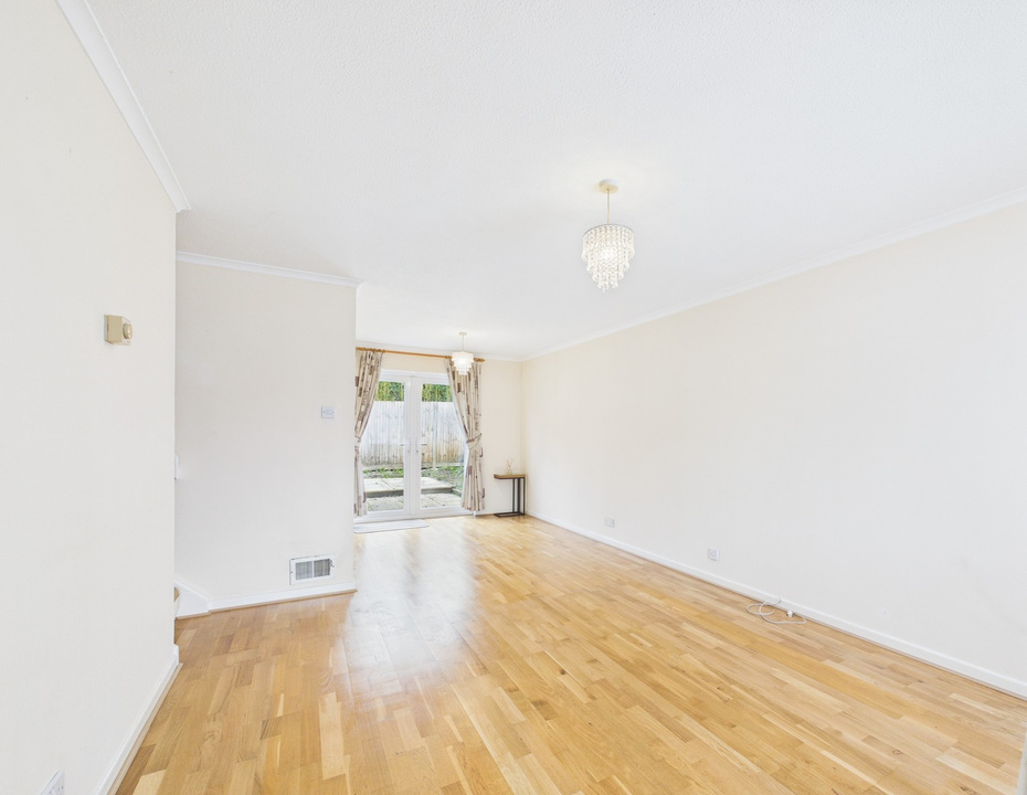 3 bed semi-detached house for sale in Singleton Road, Broadbridge Heath, Horsham, West Sussex - Property Image 2