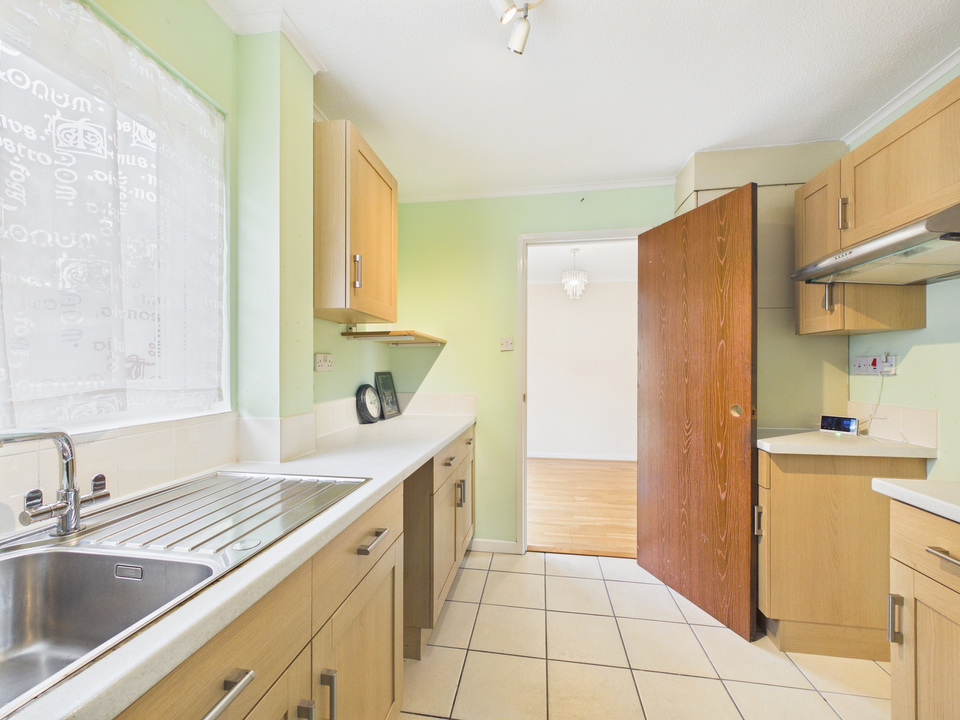 3 bed semi-detached house for sale in Singleton Road, Broadbridge Heath, Horsham, West Sussex - Property Image 16