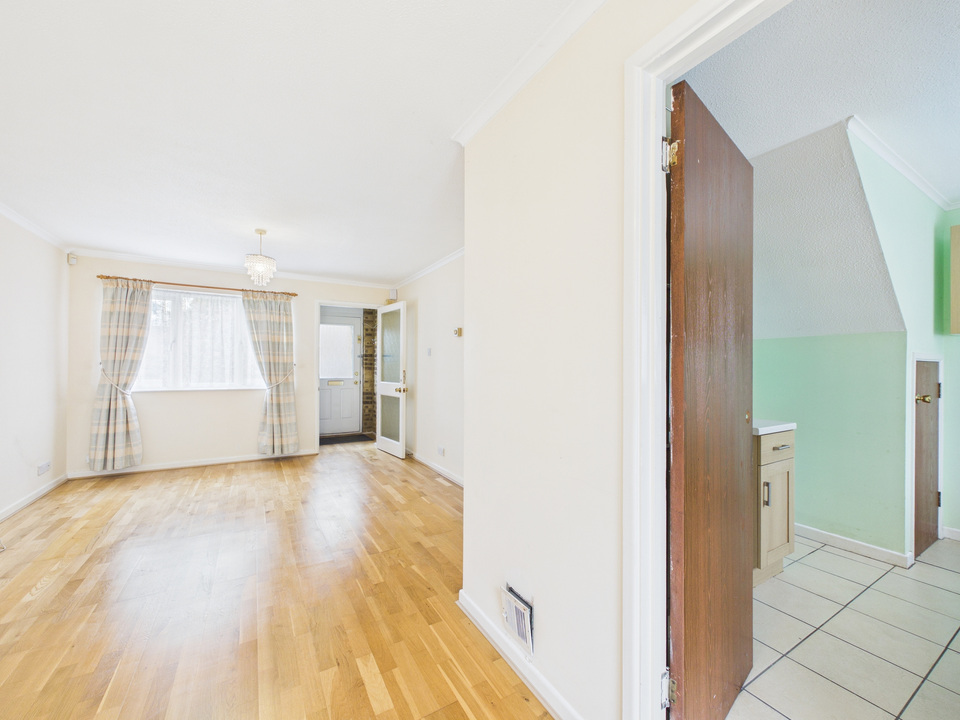 3 bed semi-detached house for sale in Singleton Road, Broadbridge Heath, Horsham, West Sussex - Property Image 15