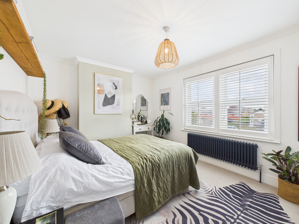 3 bed semi-detached house for sale in Park Terrace East, Horsham - Property Image 6