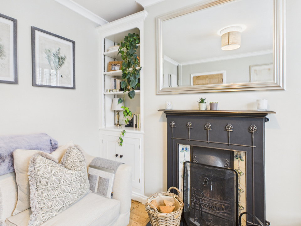 3 bed semi-detached house for sale in Park Terrace East, Horsham - Property Image 13