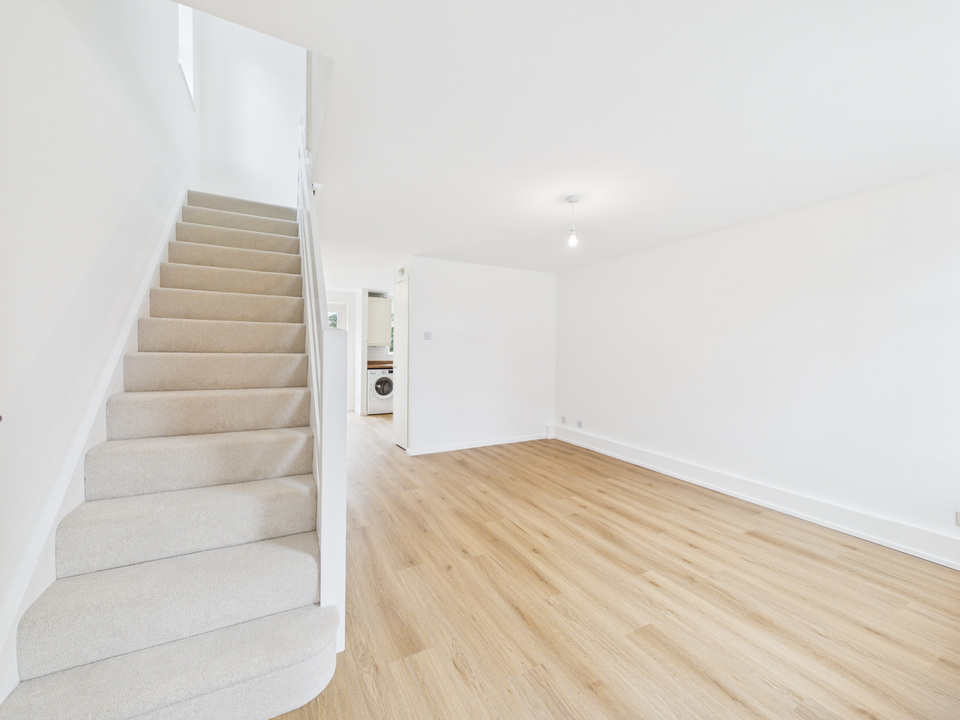 3 bed end of terrace house for sale in Brockhurst Close, Horsham, West Sussex  - Property Image 11