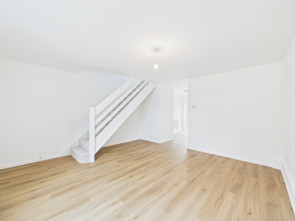 3 bed end of terrace house for sale in Brockhurst Close, Horsham, West Sussex  - Property Image 12