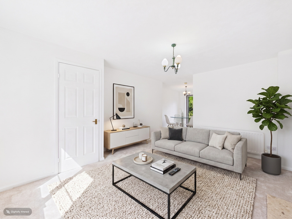 3 bed end of terrace house for sale in Ropeland Way, Horsham, West Sussex  - Property Image 3