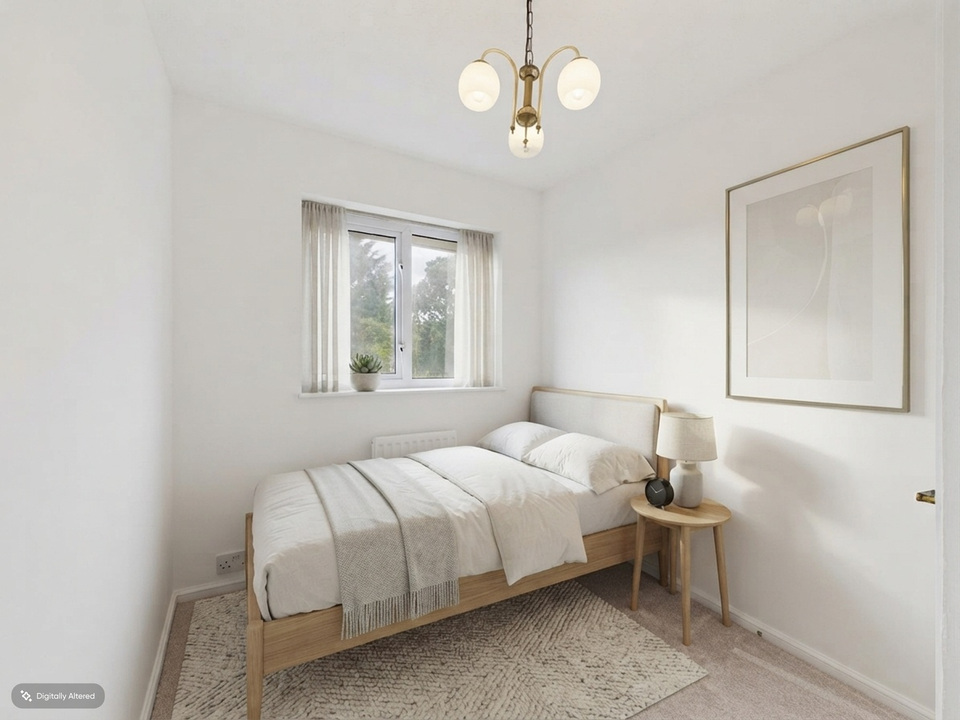 3 bed end of terrace house for sale in Ropeland Way, Horsham, West Sussex  - Property Image 9