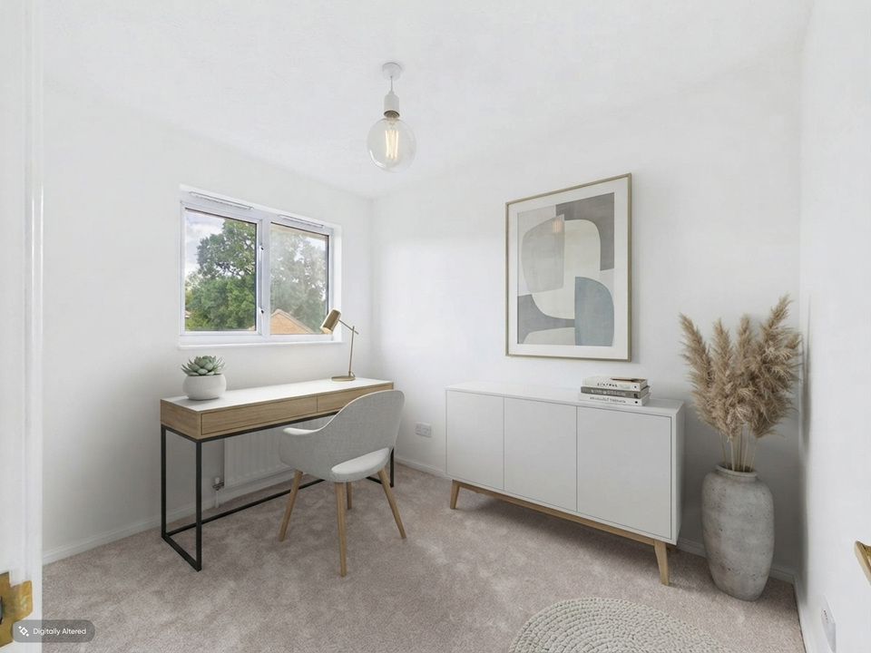 3 bed end of terrace house for sale in Ropeland Way, Horsham, West Sussex  - Property Image 11