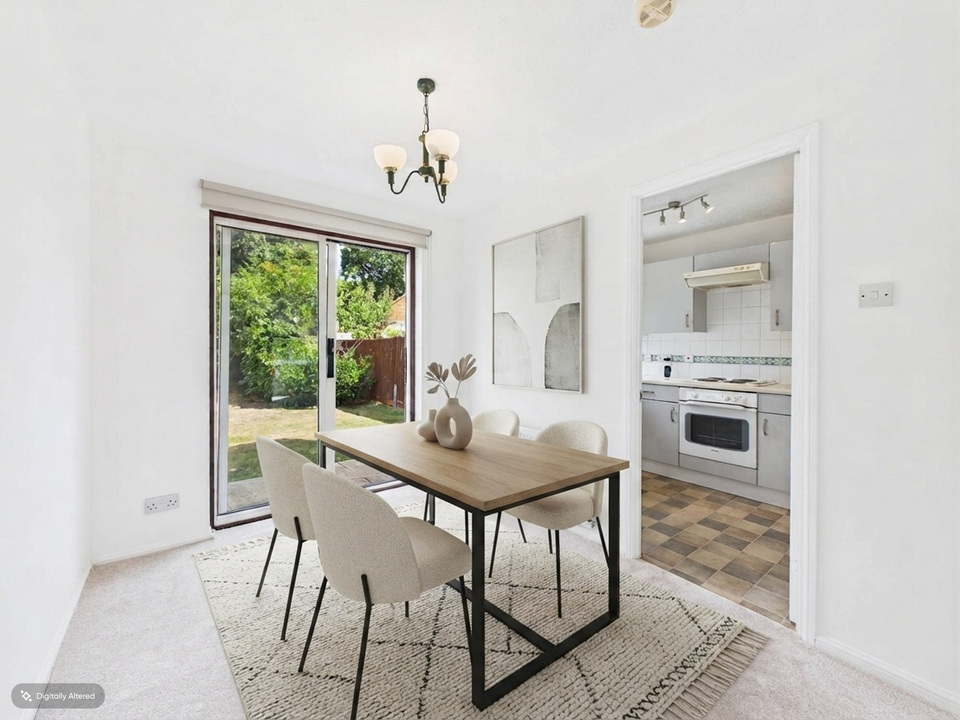 3 bed end of terrace house for sale in Ropeland Way, Horsham, West Sussex  - Property Image 5