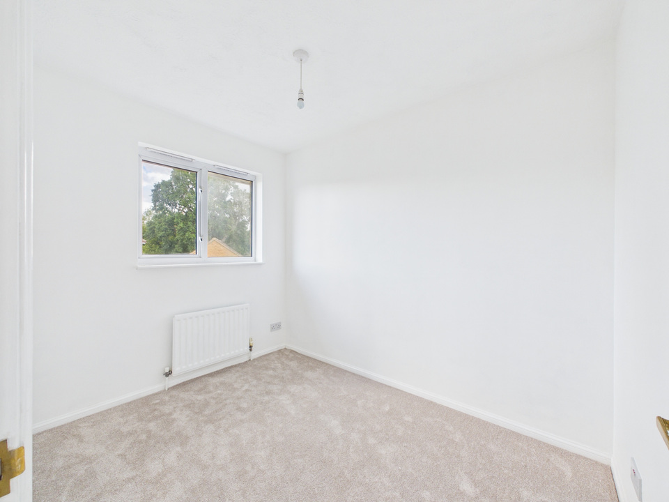 3 bed end of terrace house for sale in Ropeland Way, Horsham, West Sussex  - Property Image 12