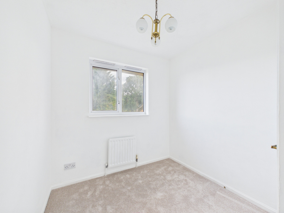 3 bed end of terrace house for sale in Ropeland Way, Horsham, West Sussex  - Property Image 10
