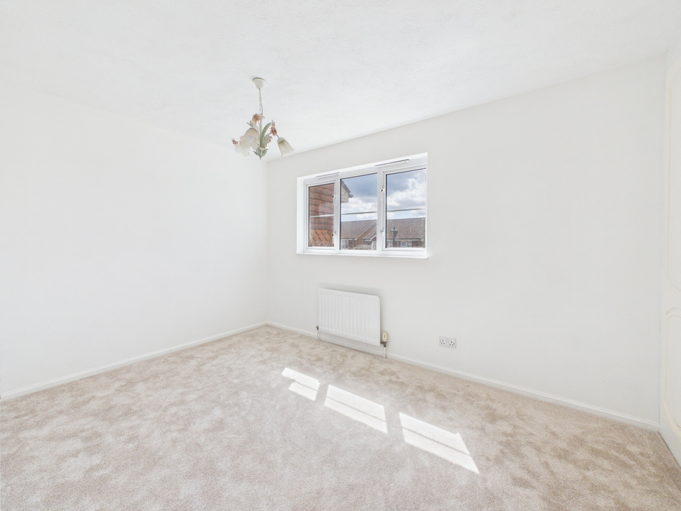 3 bed end of terrace house for sale in Ropeland Way, Horsham, West Sussex  - Property Image 15