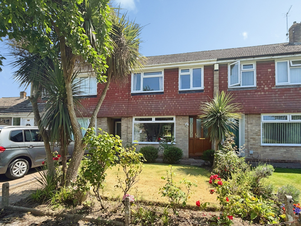 3 bed terraced house for sale in Laughton Road, Horsham, West Sussex - Property Image 1