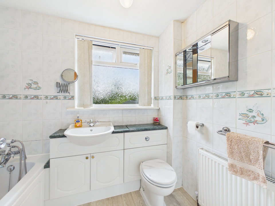 3 bed terraced house for sale in Laughton Road, Horsham, West Sussex  - Property Image 8