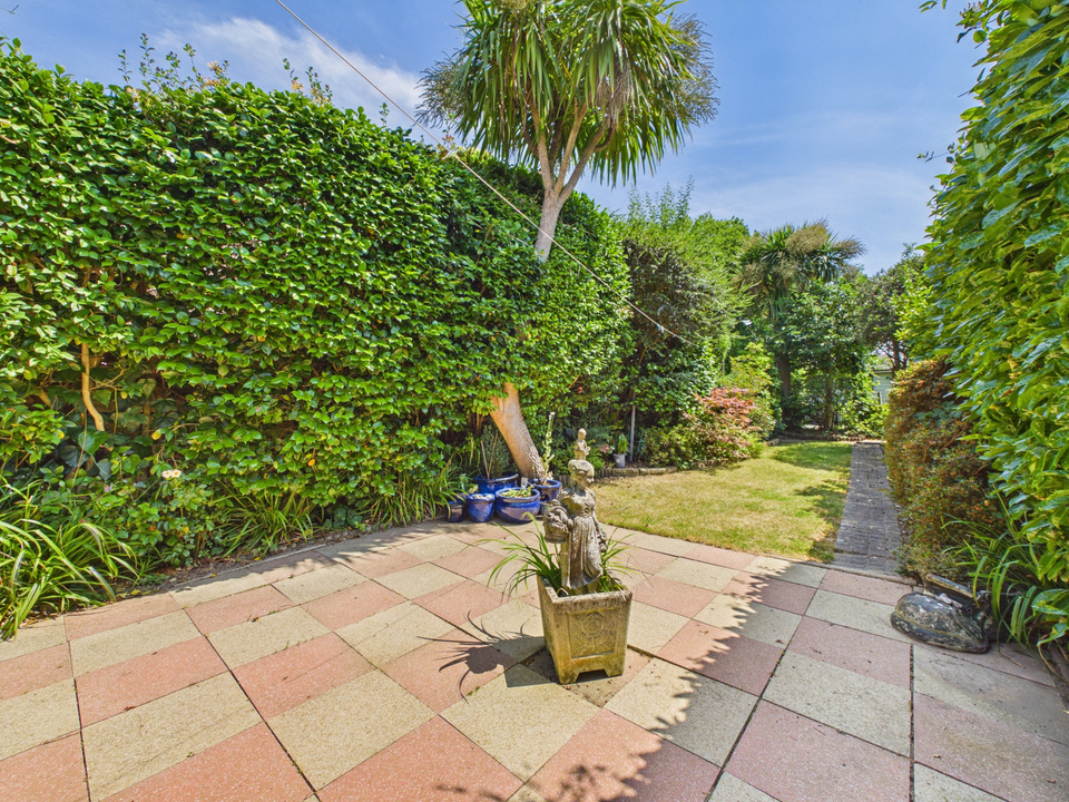 3 bed terraced house for sale in Laughton Road, Horsham, West Sussex  - Property Image 6