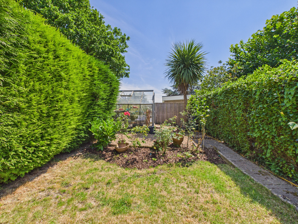 3 bed terraced house for sale in Laughton Road, Horsham, West Sussex  - Property Image 19