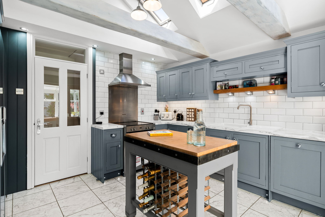 4 bed detached bungalow for sale in Lime Kiln Road, Mannings Heath  - Property Image 4