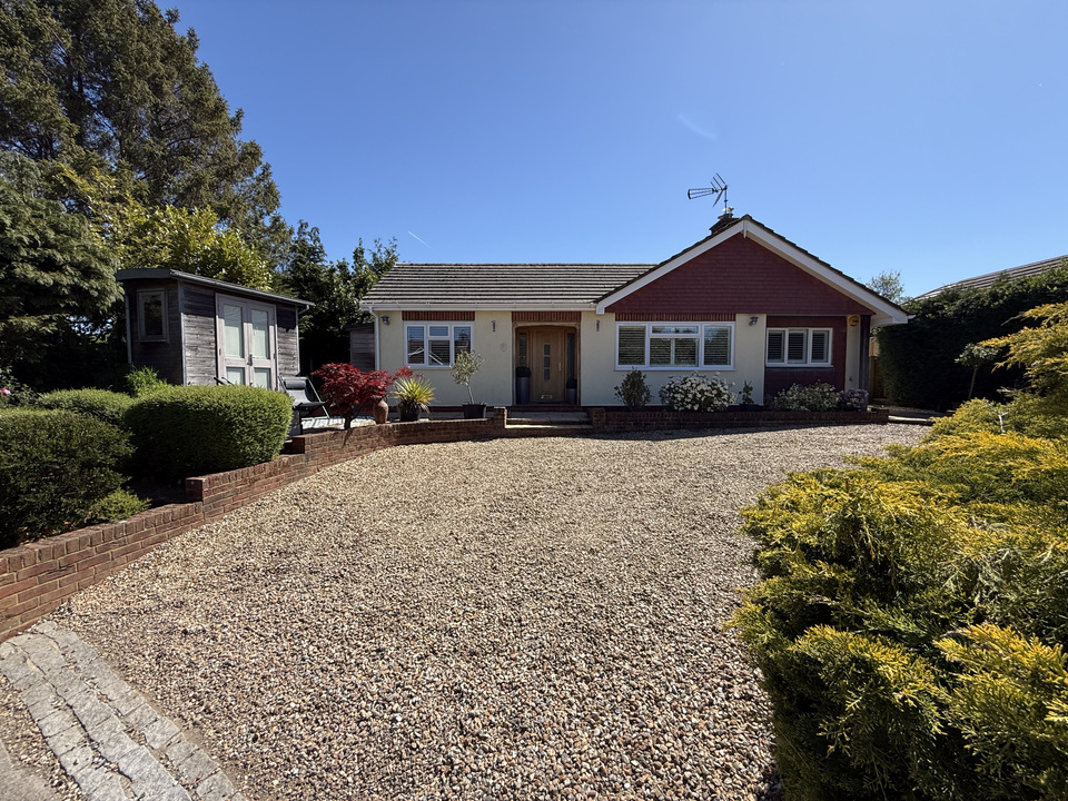 4 bed detached bungalow for sale in Lime Kiln Road, Mannings Heath  - Property Image 39