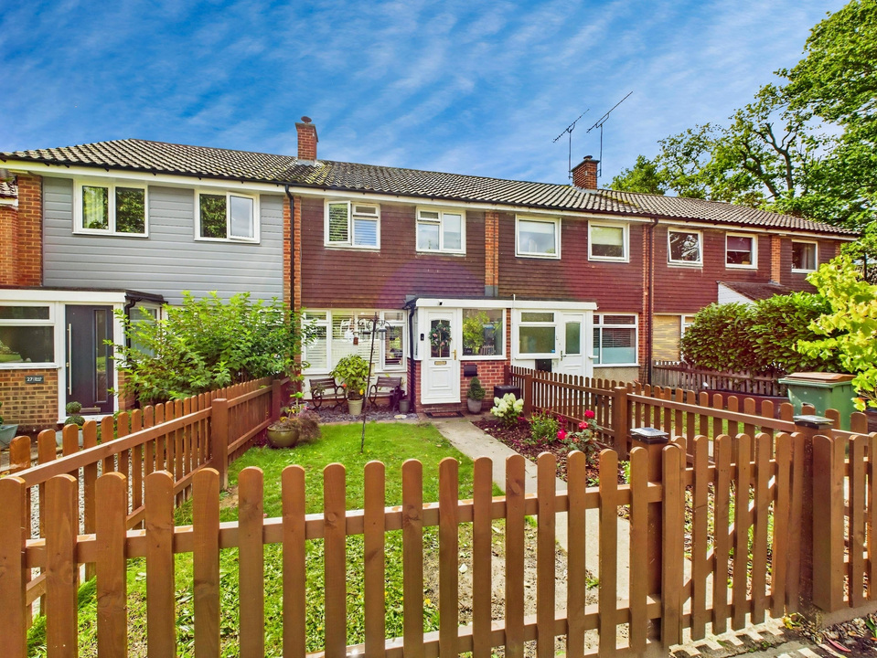 3 bed terraced house for sale in Beech Road, Horsham  - Property Image 1