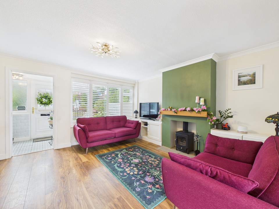 3 bed terraced house for sale in Beech Road, Horsham  - Property Image 2