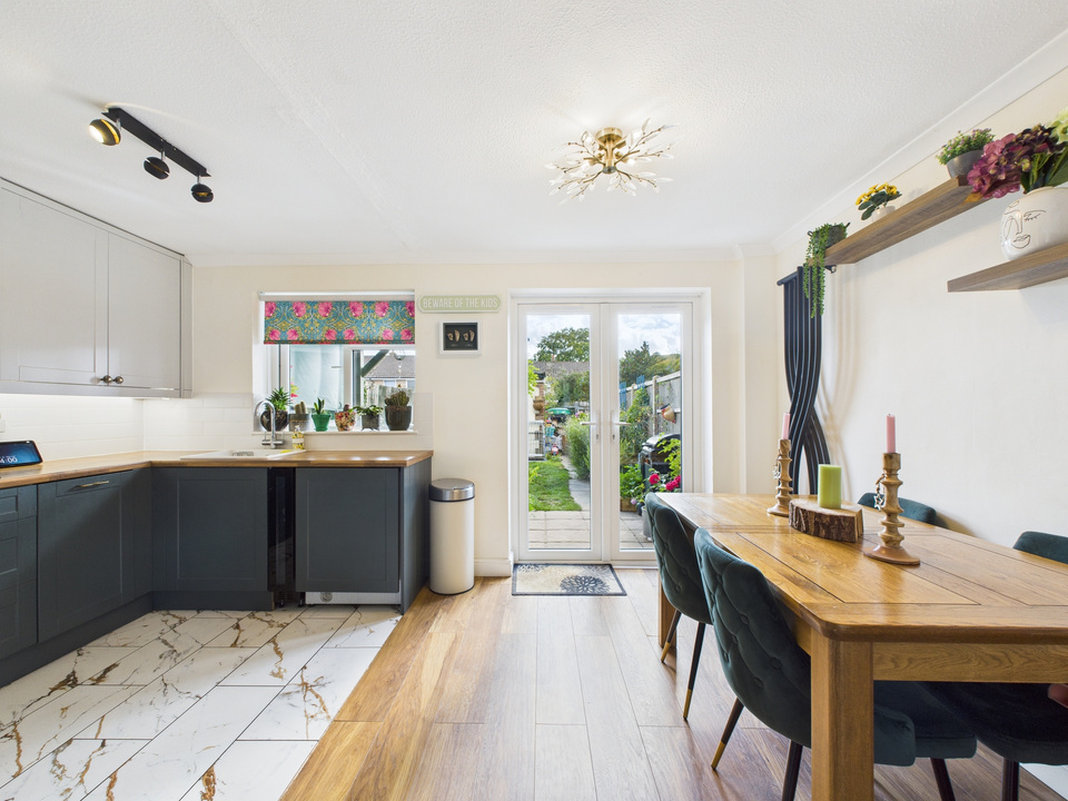 3 bed terraced house for sale in Beech Road, Horsham  - Property Image 4