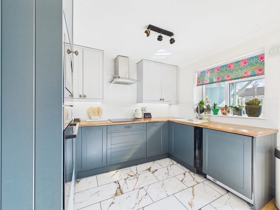 3 bed terraced house for sale in Beech Road, Horsham  - Property Image 12