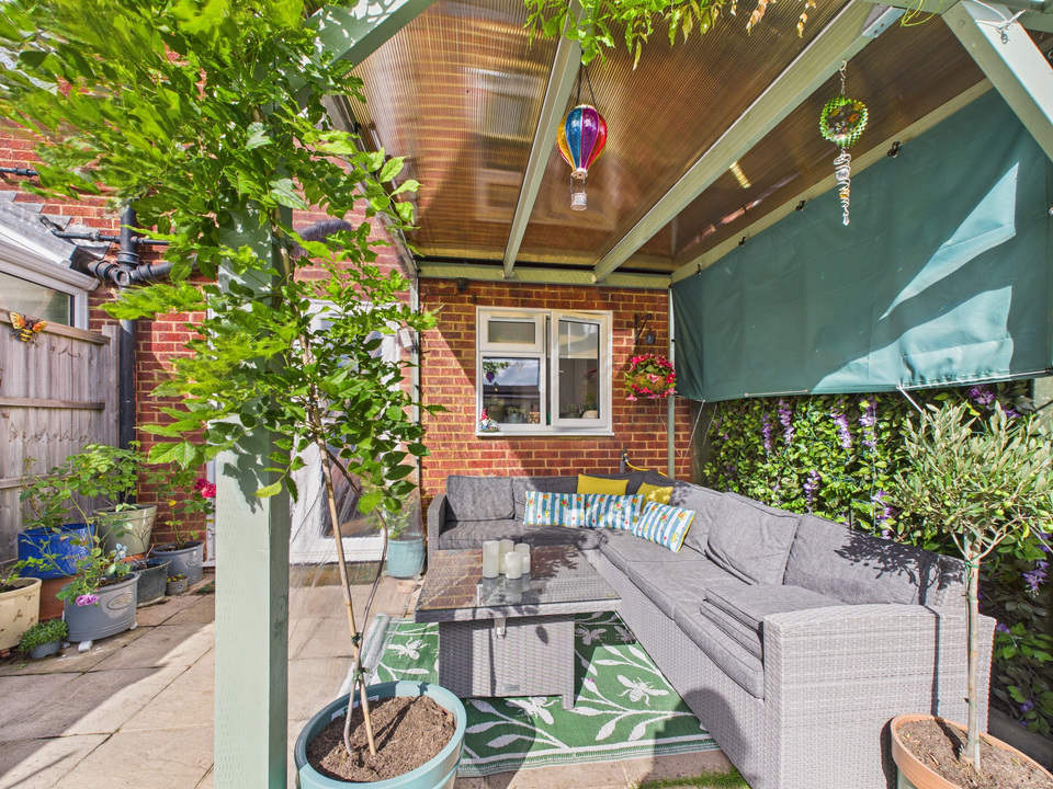 3 bed terraced house for sale in Beech Road, Horsham  - Property Image 16