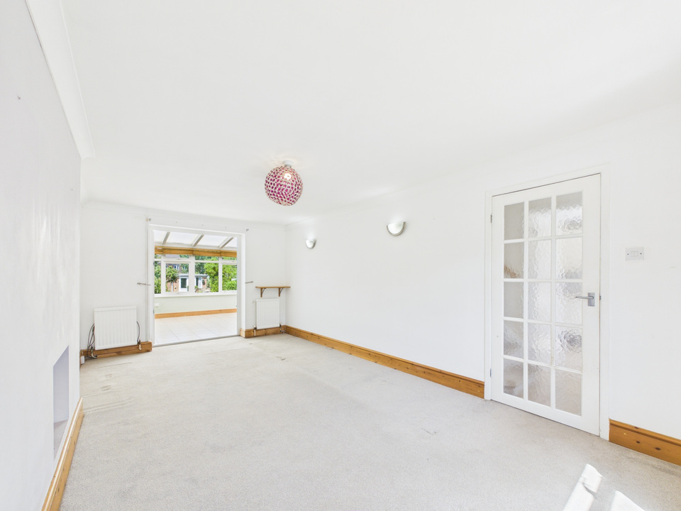 3 bed terraced house for sale in Sullington Mead, Broadbridge Heath  - Property Image 14