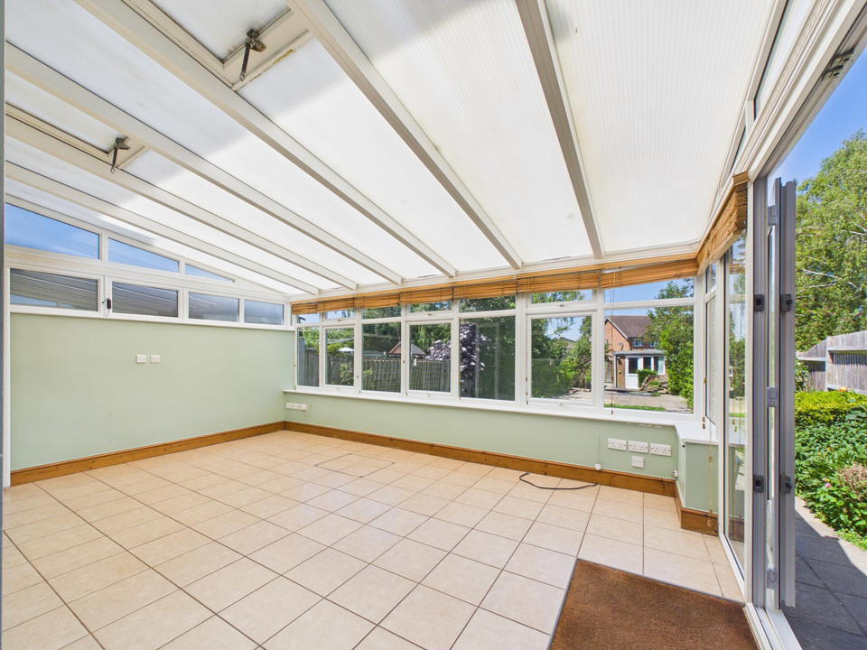 3 bed terraced house for sale in Sullington Mead, Broadbridge Heath  - Property Image 16